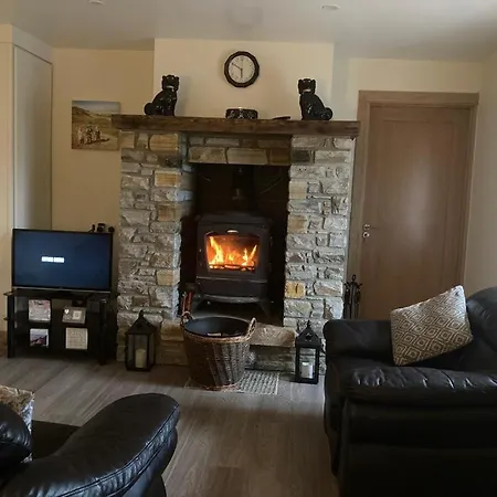 Cosy 2 Bedroom Laconnell