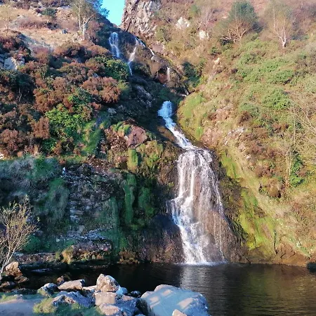 Cosy 2 Bedroom بيت للعطل